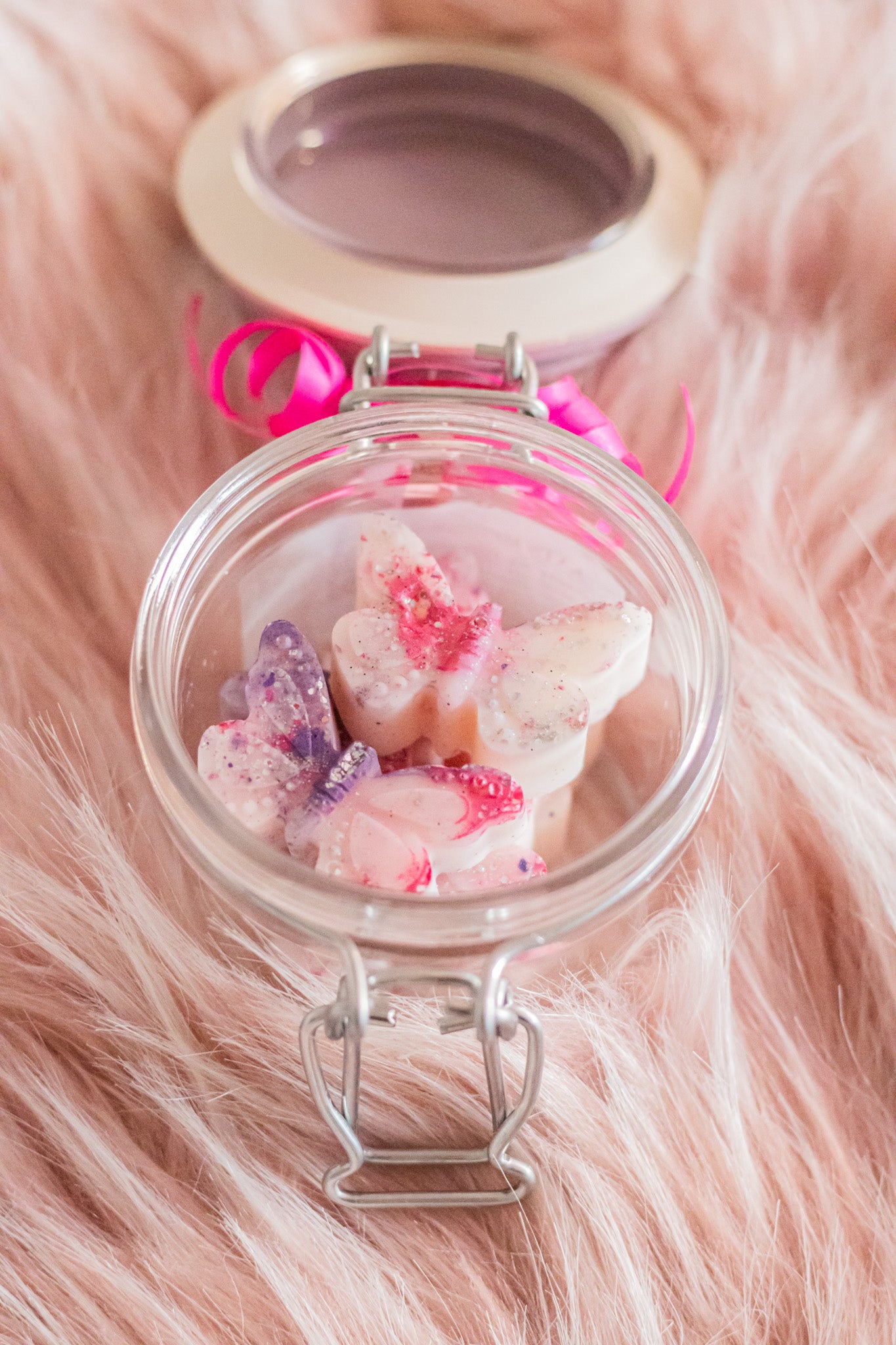 'Marshmallow & White Peach' Glas Schmetterlinge